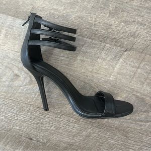 Black Heels size 7.5